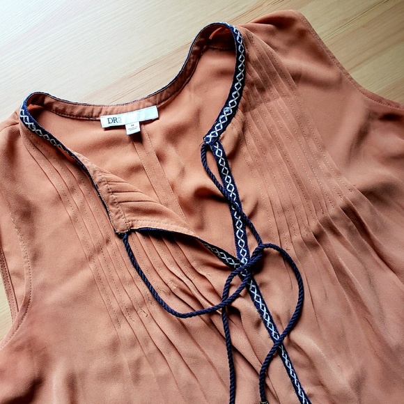 DR2 Tops - DR2 by Daniel Rainn Split Neck Tank